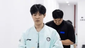 涅槃S15总决赛：电竞选手浴火重生的竞技精神诠释